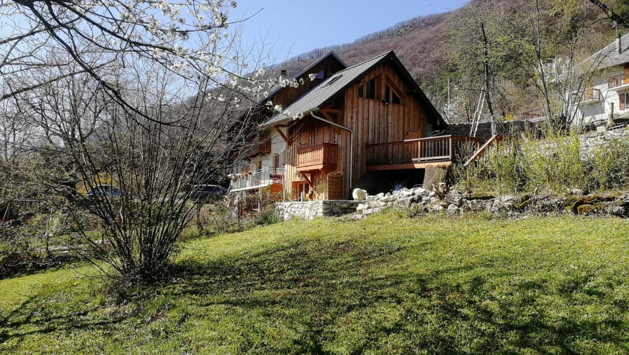 La Gravinette Bed & Breakfast Cruet Exterior photo